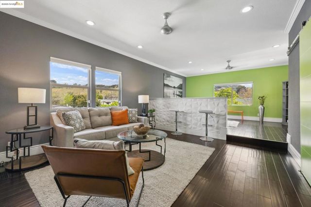 456 Mitchell Ave, San Leandro, CA 94577
