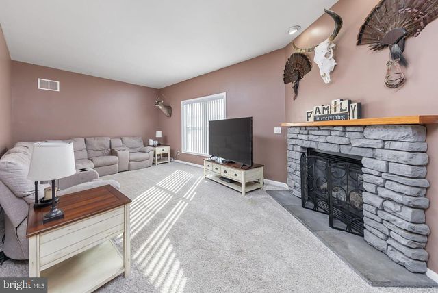 29 THREE BRIDGE RD, Monroeville, NJ 08343