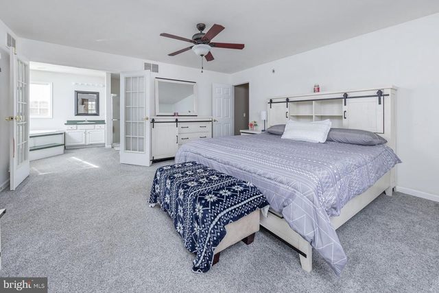 29 THREE BRIDGE RD, Monroeville, NJ 08343