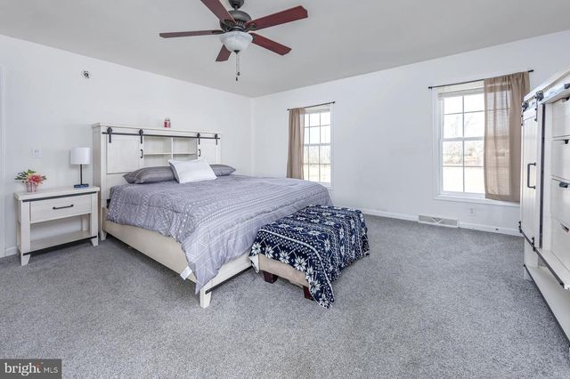 29 THREE BRIDGE RD, Monroeville, NJ 08343