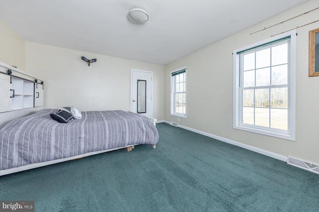 29 THREE BRIDGE RD, Monroeville, NJ 08343