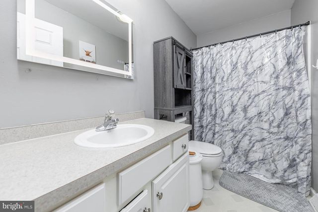 29 THREE BRIDGE RD, Monroeville, NJ 08343