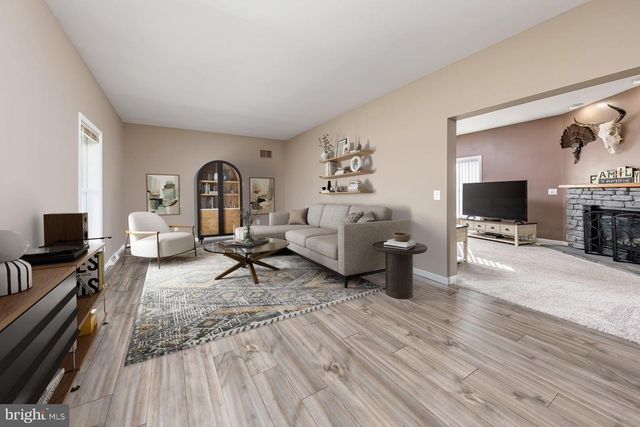 29 THREE BRIDGE RD, Monroeville, NJ 08343