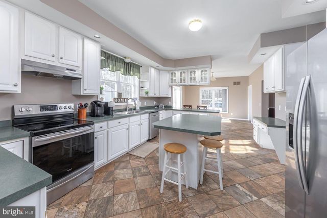 29 THREE BRIDGE RD, Monroeville, NJ 08343