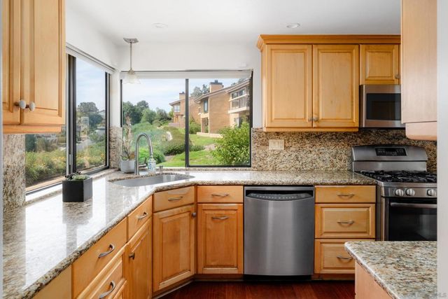 2575 Caminito Muirfield, San Diego, CA 92037