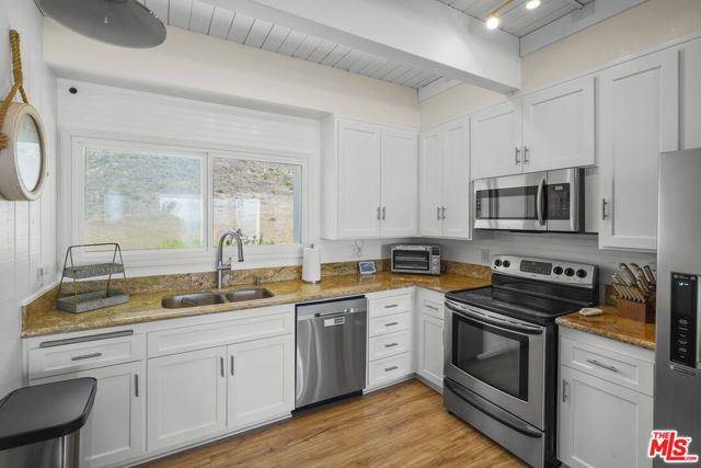 11866 Starfish Lane, Malibu, CA 90265