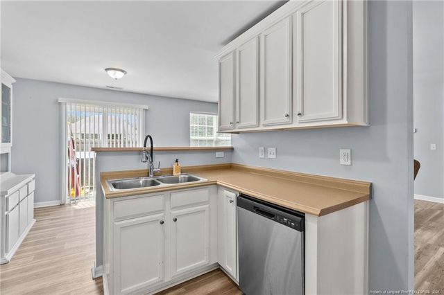 1454 Laguardia Drive, Hope Mills, NC 28348