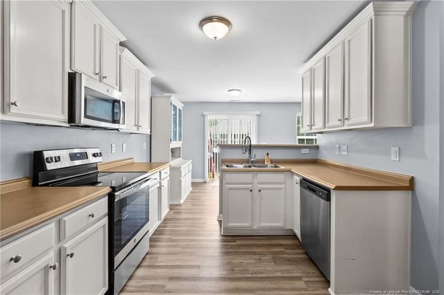 1454 Laguardia Drive, Hope Mills, NC 28348