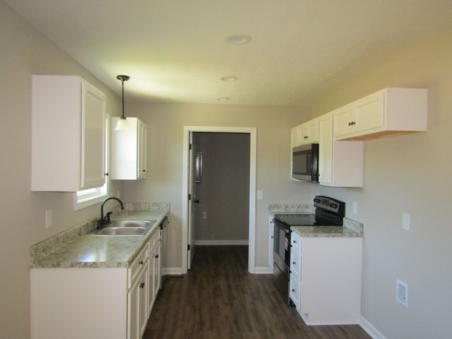 490 Crescent Factory Rd, Lawrenceburg, TN 38464