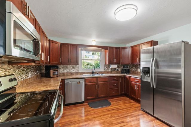 54 North St, Leominster, MA 01453