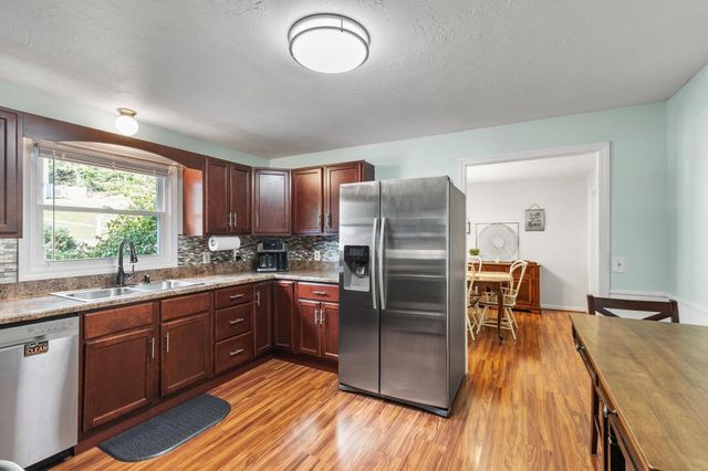 54 North St, Leominster, MA 01453