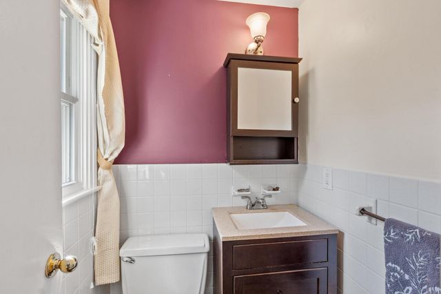 54 North St, Leominster, MA 01453