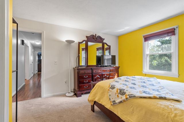 54 North St, Leominster, MA 01453