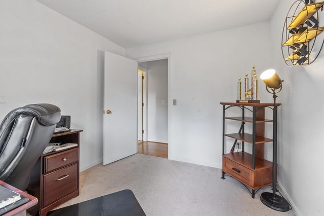 54 North St, Leominster, MA 01453