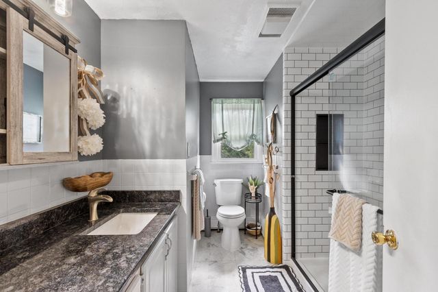 54 North St, Leominster, MA 01453