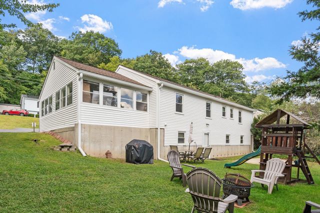 54 North St, Leominster, MA 01453