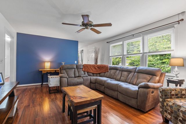 54 North St, Leominster, MA 01453