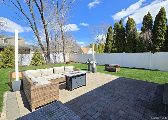 19 Appel Drive E, Shirley, NY 11967
