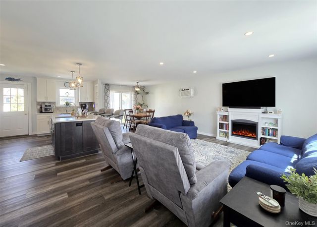 19 Appel Drive E, Shirley, NY 11967