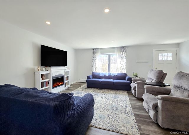 19 Appel Drive E, Shirley, NY 11967