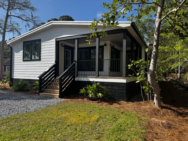 139 E Georgie East Street, Santa Rosa Beach, FL 32459
