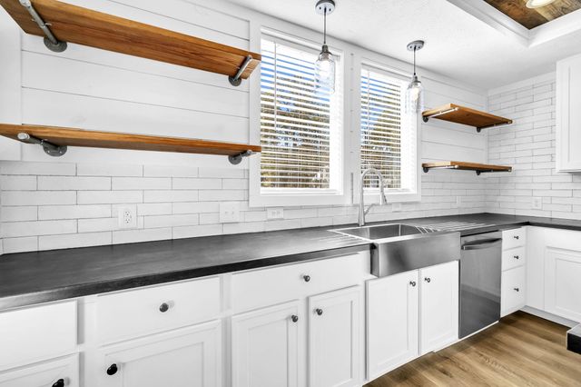 139 E Georgie East Street, Santa Rosa Beach, FL 32459