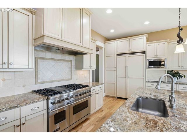 1016 Se 64TH Ct, Vancouver, WA 98661