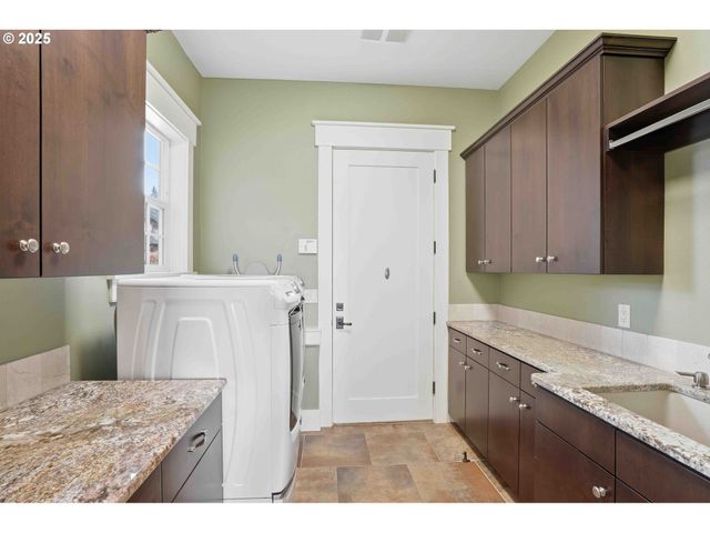 1016 Se 64TH Ct, Vancouver, WA 98661