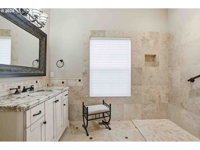 1016 Se 64TH Ct, Vancouver, WA 98661