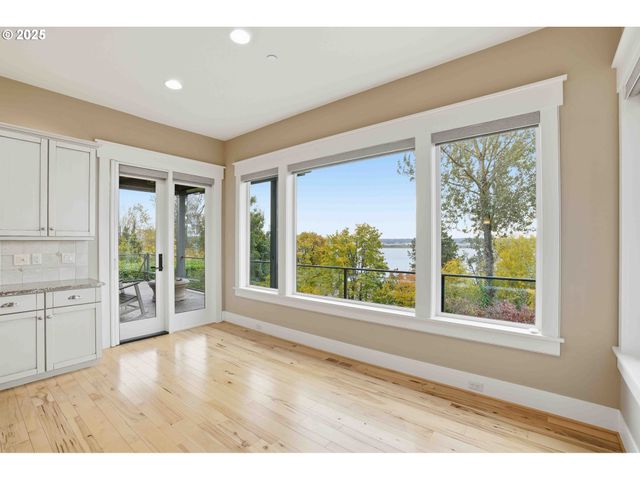 1016 Se 64TH Ct, Vancouver, WA 98661