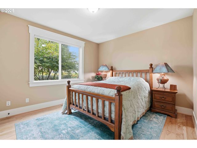 1016 Se 64TH Ct, Vancouver, WA 98661