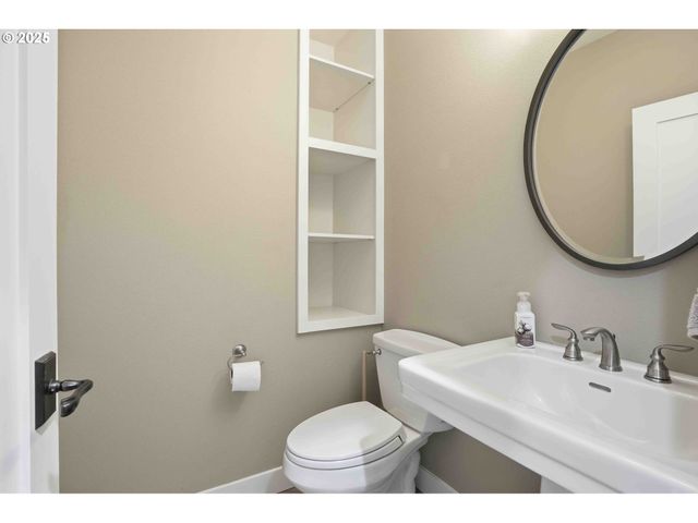 1016 Se 64TH Ct, Vancouver, WA 98661