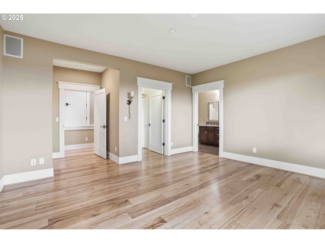 1016 Se 64TH Ct, Vancouver, WA 98661