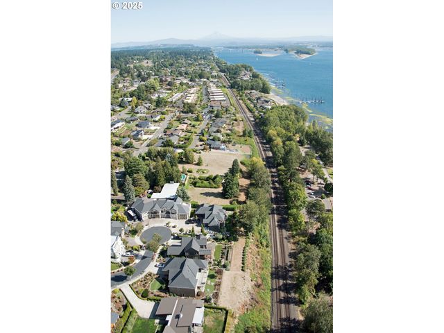 1016 Se 64TH Ct, Vancouver, WA 98661