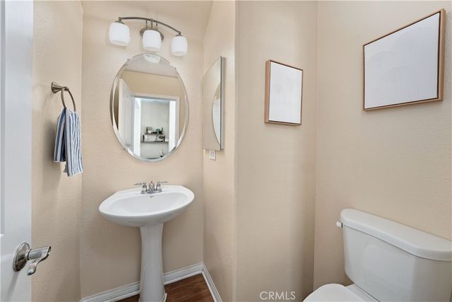 28453 Casselman Lane, Saugus, CA 91350