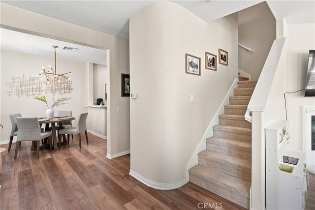 28453 Casselman Lane, Saugus, CA 91350