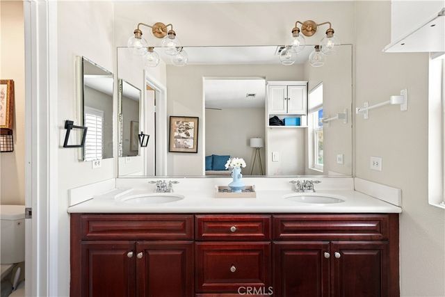 28453 Casselman Lane, Saugus, CA 91350
