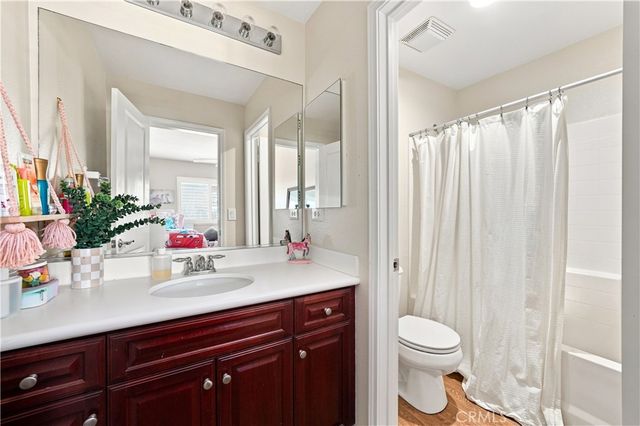 28453 Casselman Lane, Saugus, CA 91350