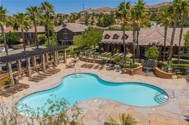28453 Casselman Lane, Saugus, CA 91350