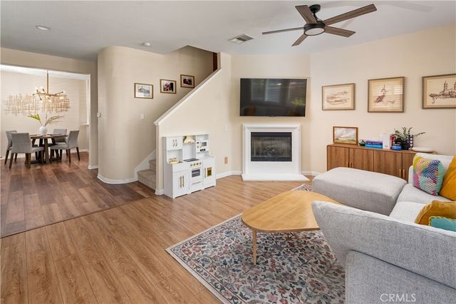 28453 Casselman Lane, Saugus, CA 91350