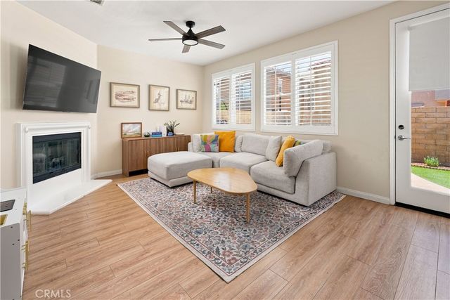 28453 Casselman Lane, Saugus, CA 91350