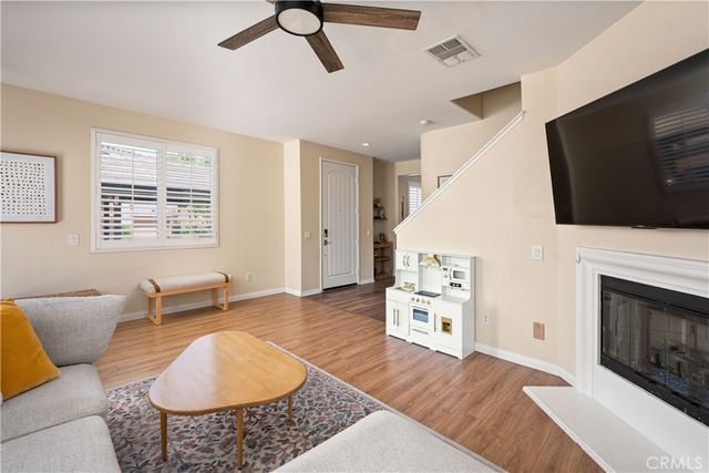 28453 Casselman Lane, Saugus, CA 91350