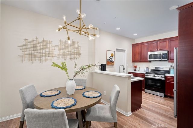 28453 Casselman Lane, Saugus, CA 91350