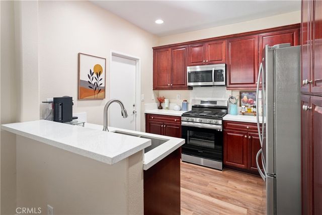 28453 Casselman Lane, Saugus, CA 91350