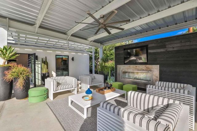 470 E Avenida Olancha, Palm Springs, CA 92264