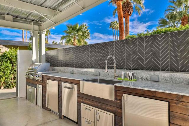 470 E Avenida Olancha, Palm Springs, CA 92264
