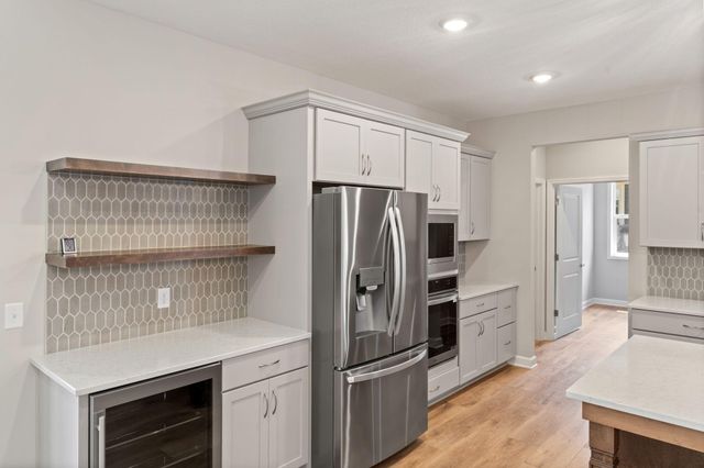 1954 Woods Point, Waconia, MN 55387