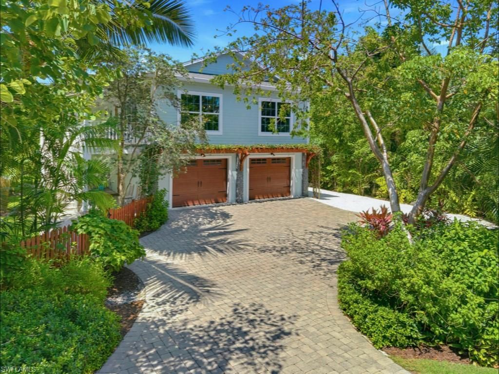 2023 Mills LN, NAPLES, FL 34112 — exterior