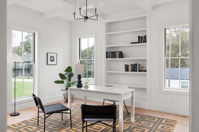 706 Brook Hollow Rd, Nashville, TN 37205