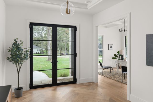 706 Brook Hollow Rd, Nashville, TN 37205